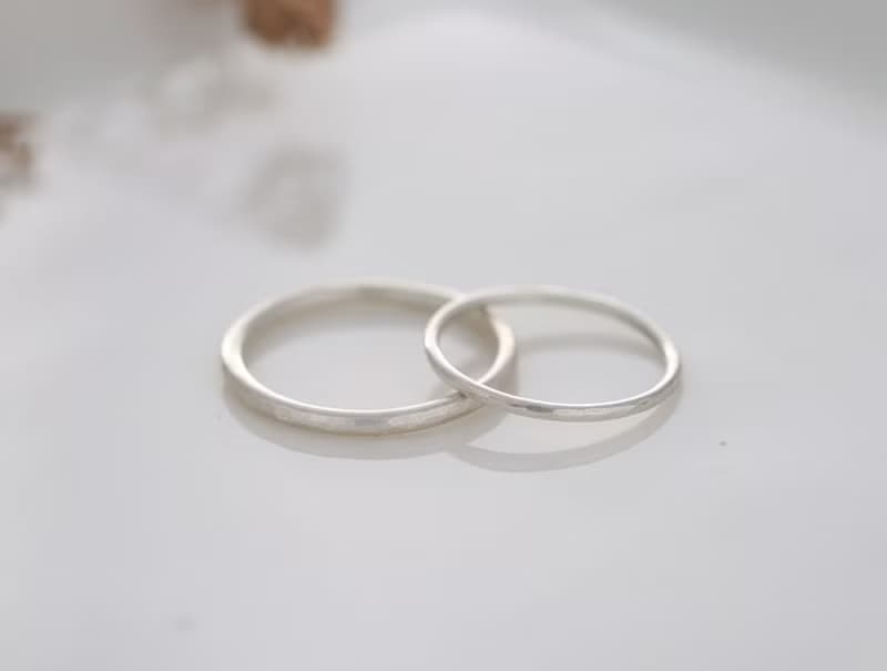 ni.kou 純銀 敲紋 線戒 情侶戒 婚戒 對戒 (三款可選)