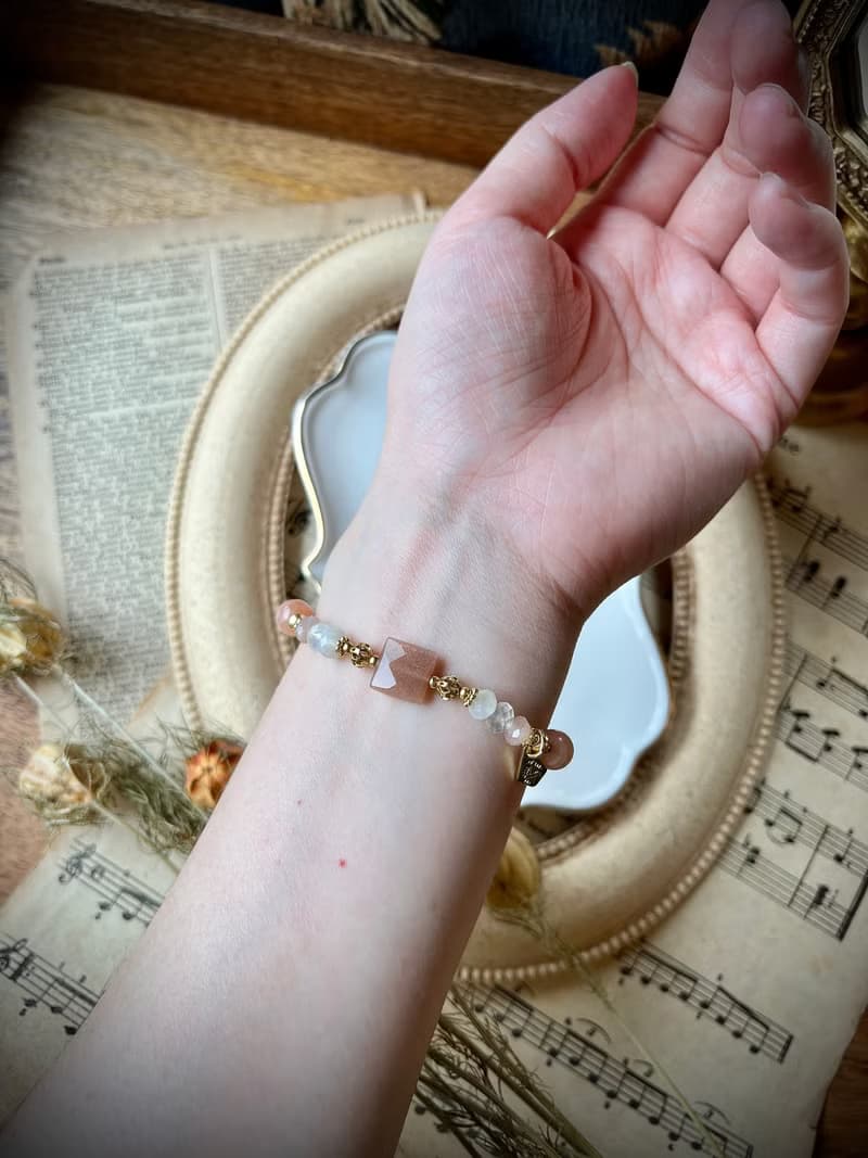 -掌心的餘溫-天然水晶手鏈/黃銅手鍊