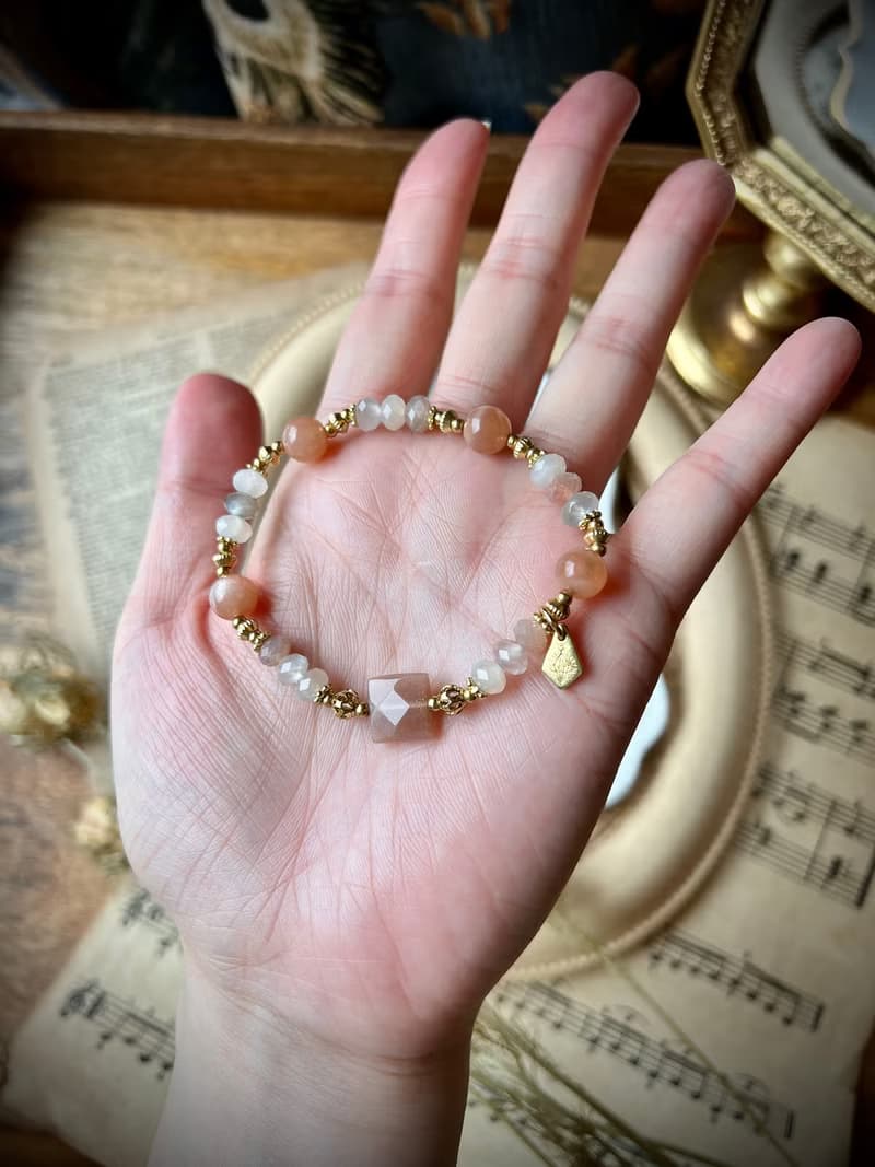 -掌心的餘溫-天然水晶手鏈/黃銅手鍊