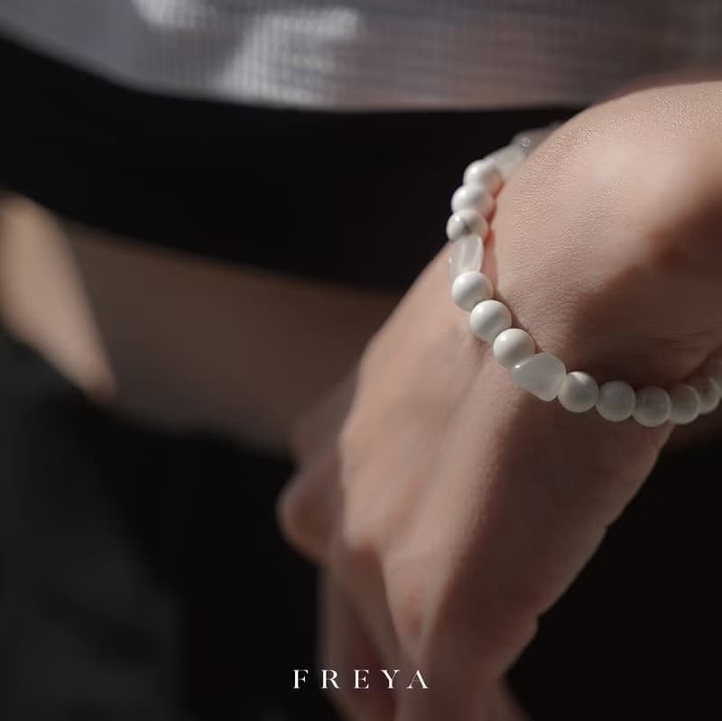 FREYA 白松石手鍊-月光石 能量水晶寶石 平靜情緒 正能量心靈平衡
