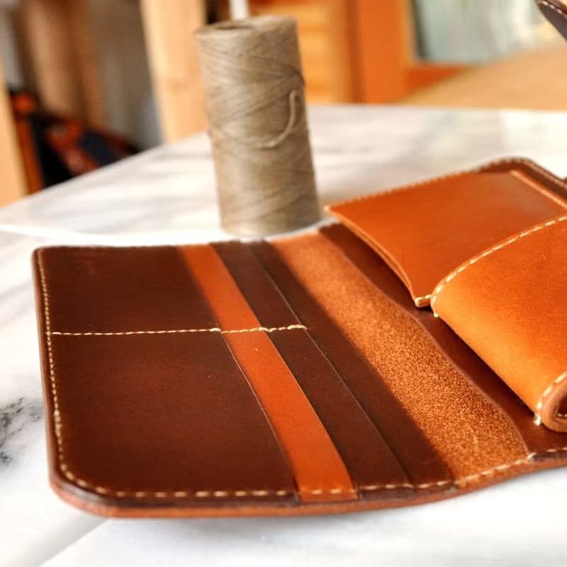 カード収納重視の長財布　No.1　ブッテーロ