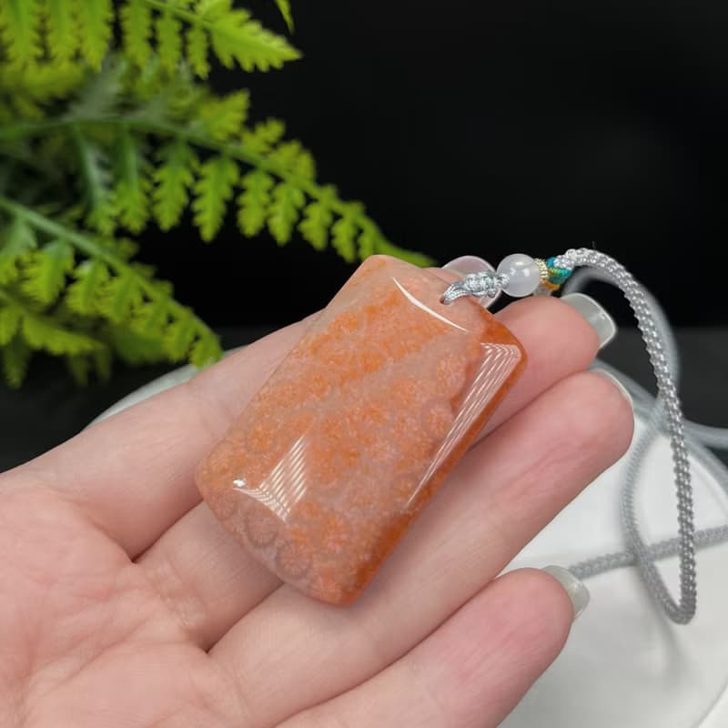天然漸變橘粉珊瑚玉吊墜冰潤高瓷玉化檸檬片長方形無事牌時尚魅力