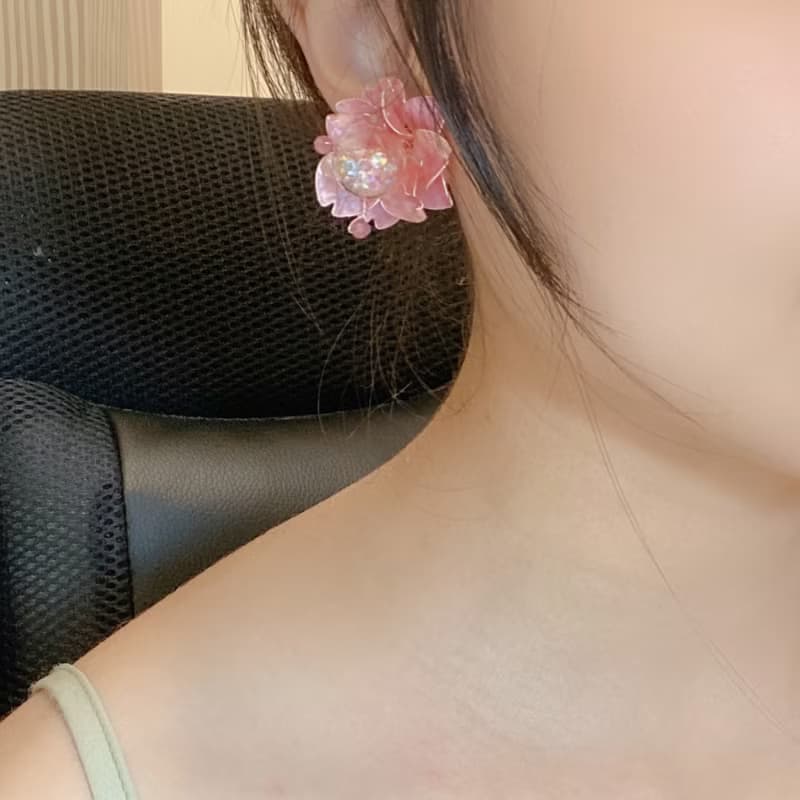 彩鑽水晶球 雙色櫻花貼耳耳環 不對稱撞色療癒系耳環 耳夾/耳針