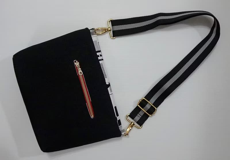 美國尖峰時刻圖案側肩包斜肩包