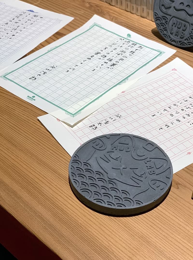 招財貓 浮雕水泥渠蓋造型 杯墊 (單個)