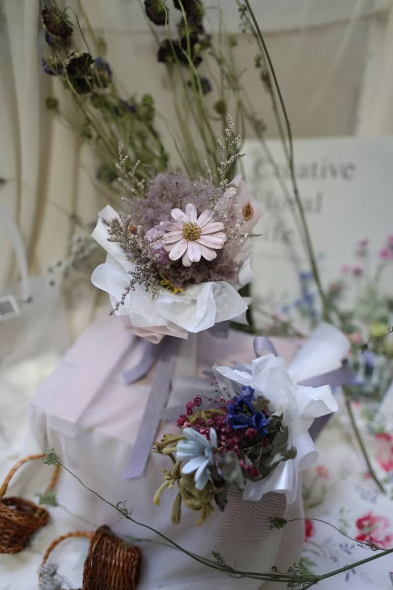 聖誕禮盒-不凋花乾燥花-春夏白色世界韓系風迷你包裝花束