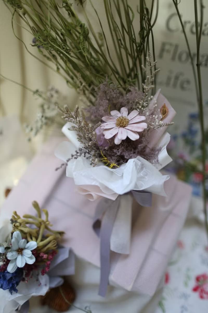 聖誕禮盒-不凋花乾燥花-春夏白色世界韓系風迷你包裝花束