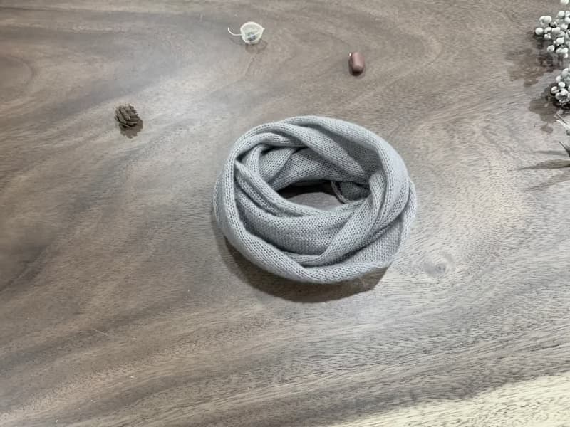 卡其蟬翼中性圍脖。冬天圍巾。優質的輕柔。約25g。可繞2圈