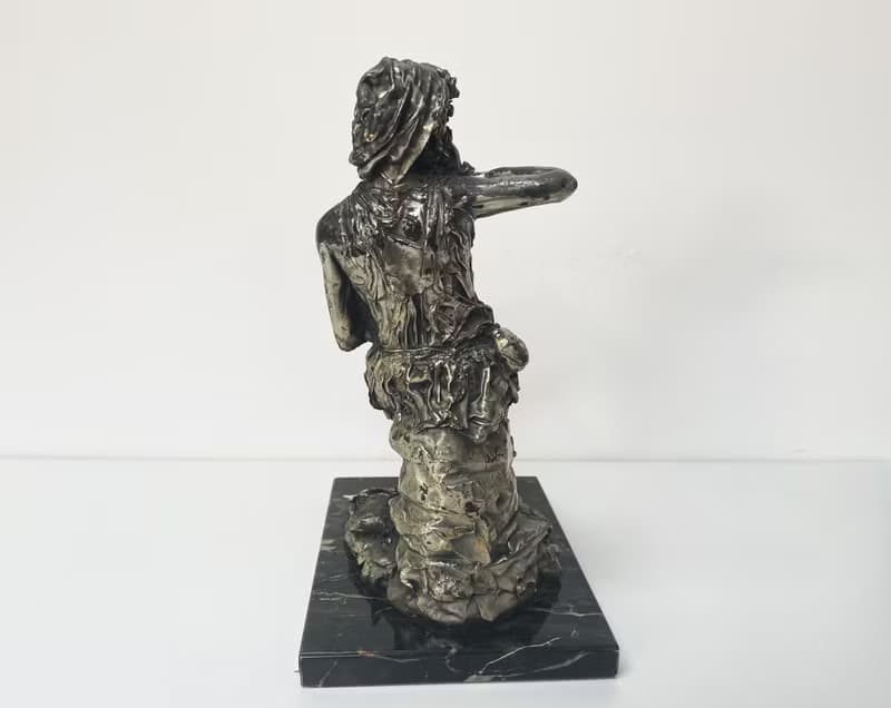 Sculpture of the Neapolitan Fisherman