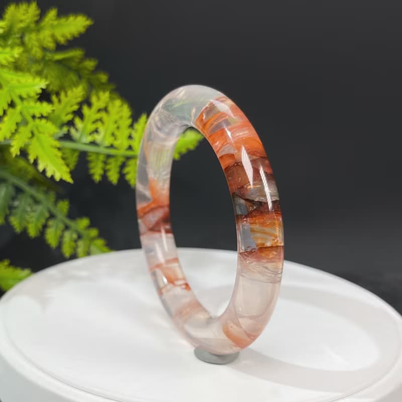 冰透鴆羽幽靈水晶手鐲58MM 彩虹星光牛血紅膠花水晶手環 助事業運