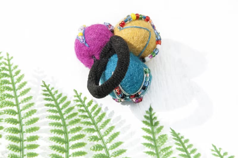 生日禮物 手作羊毛氈髮飾 彩虹髮束 羊毛氈球髮圈-糖果色串珠刺繡