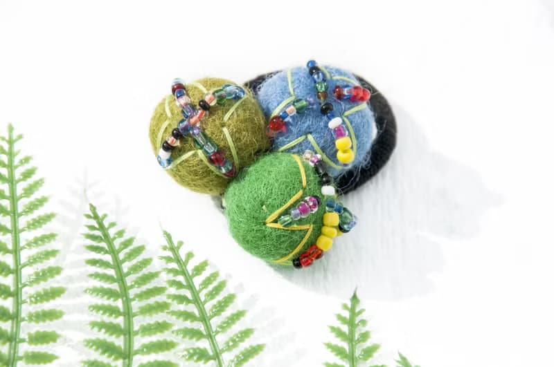 生日禮物 手作羊毛氈髮飾 彩虹髮束 羊毛氈球髮圈-糖果色串珠刺繡