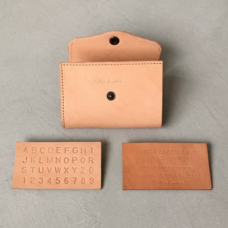 栃木レザー　ヌメ革の三つ折コンパクト財布　選べる無料or有料刻印【ネイビー】