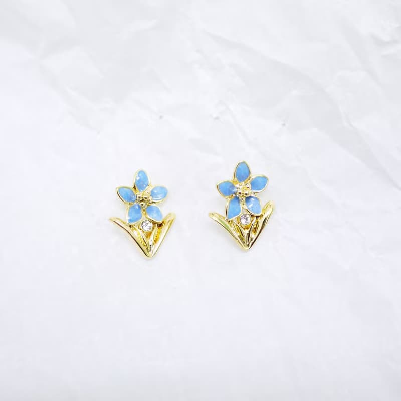 細緻夏日水藍小花 耳飾