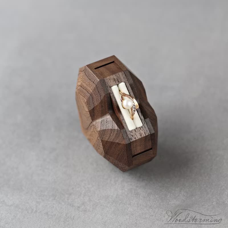Unique rotating heart shape proposal ring box