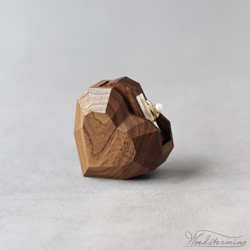 Unique rotating heart shape proposal ring box