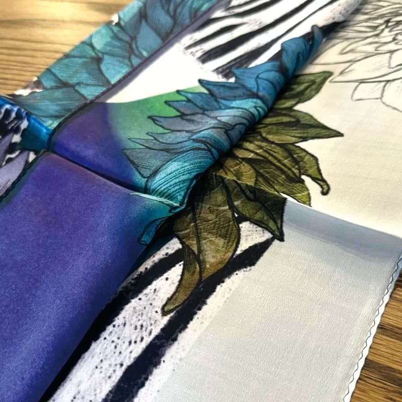 50cm角_silkscarf_ダリアの華 (blue) 柄のスカーフ　ChristalART