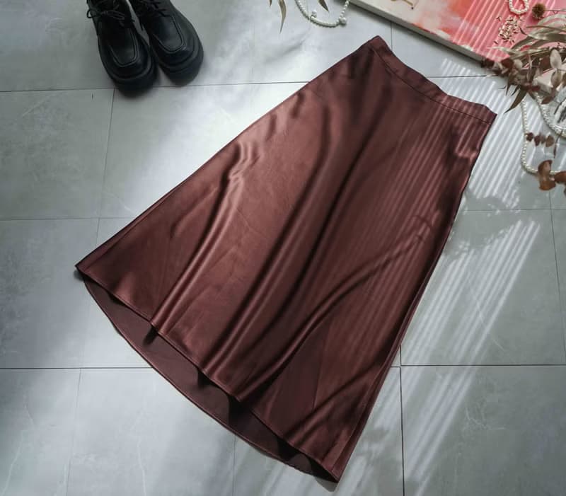 尋寶古著-濃情巧克力棕緞面光澤質感過膝裙