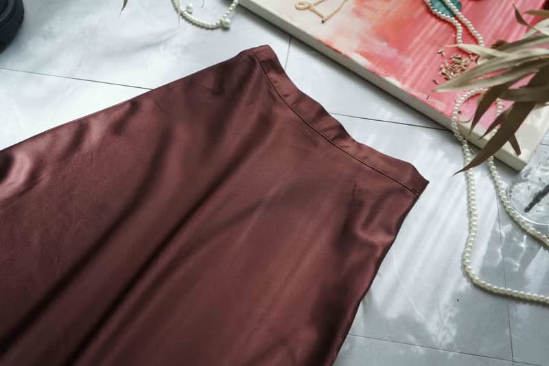 尋寶古著-濃情巧克力棕緞面光澤質感過膝裙