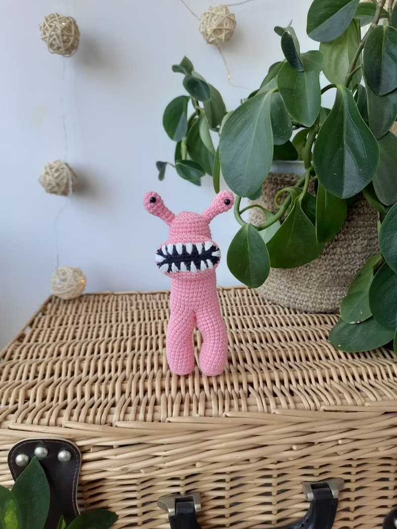 Rainbow friend toys gift. Stuffed doll for kids. Pink rainbow friends Roblox