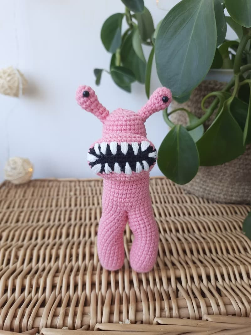 Rainbow friend toys gift. Stuffed doll for kids. Pink rainbow friends Roblox