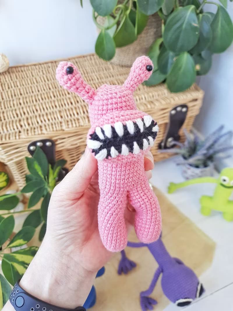 Rainbow friend toys gift. Stuffed doll for kids. Pink rainbow friends Roblox