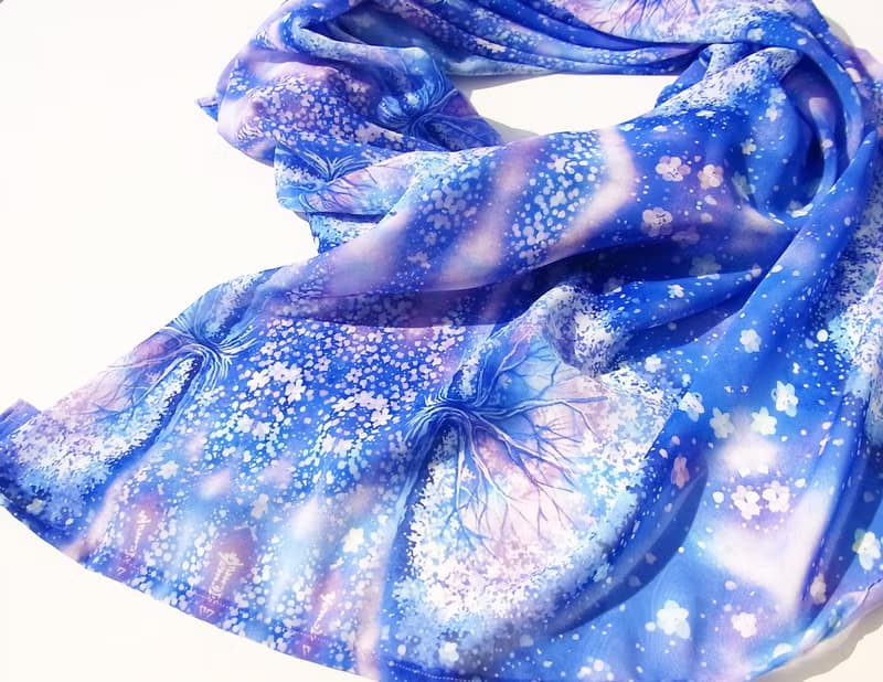 二週間【Snow colored flowers】水彩画　シフォンストール　アートスカーフ　藍　ショール　男性への贈り物　誕生日プレゼント　母の日　クリスマス
