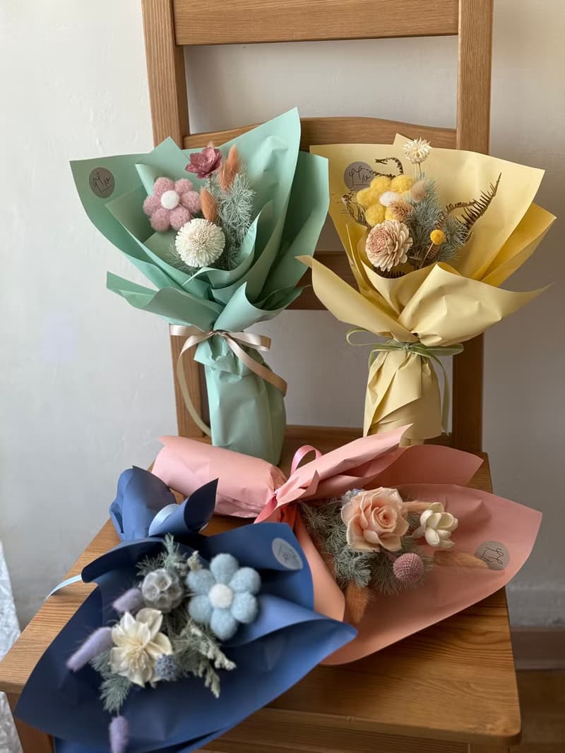 乾燥索拉+毛氈太陽花 畢業花束