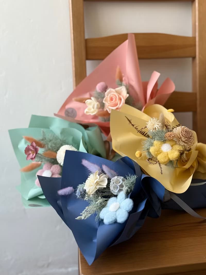 乾燥索拉+毛氈太陽花 畢業花束