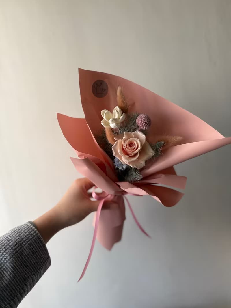 乾燥索拉+毛氈太陽花 畢業花束