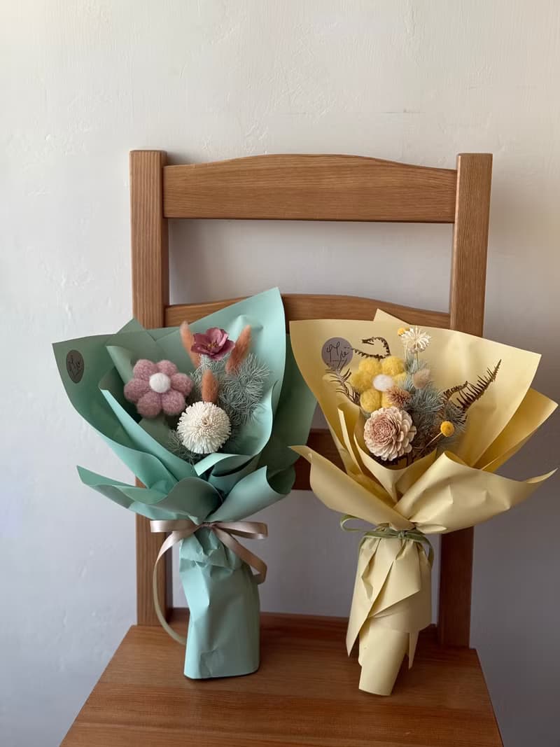 乾燥索拉+毛氈太陽花 畢業花束