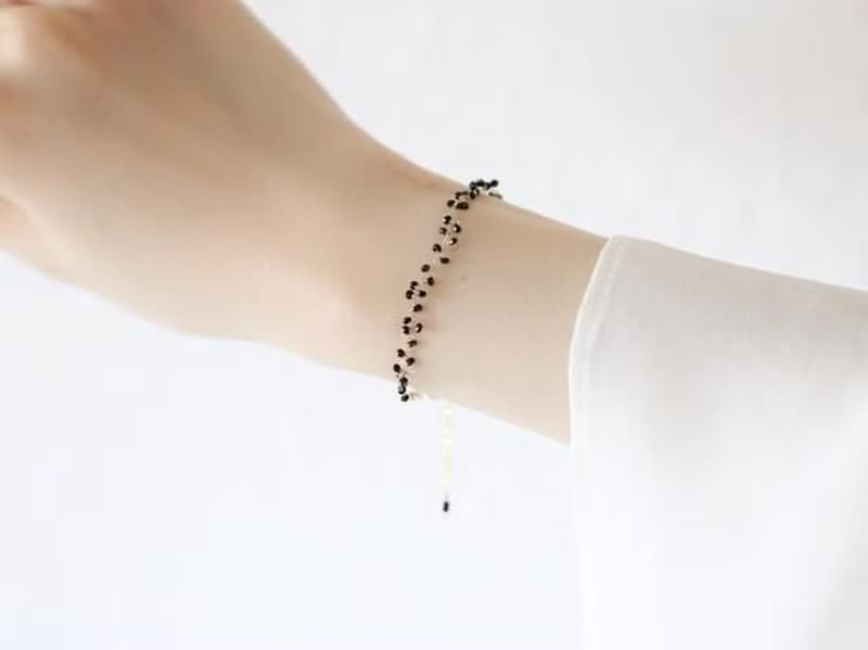 オリジナル ブラックスピネル 蔓のブレスレット 目標達成 才能開花　重ね付けにも