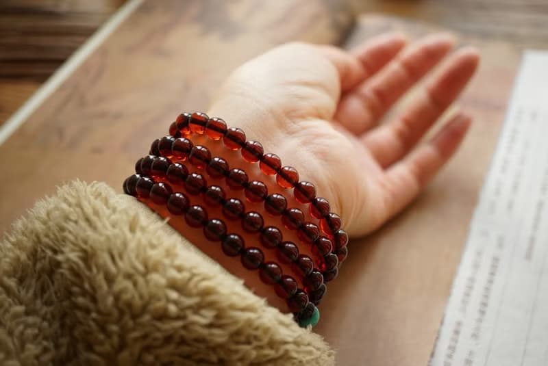 6mm天然原礦血珀 古法銀配飾朱砂配飾。設計多圈手鍊手串項鍊s