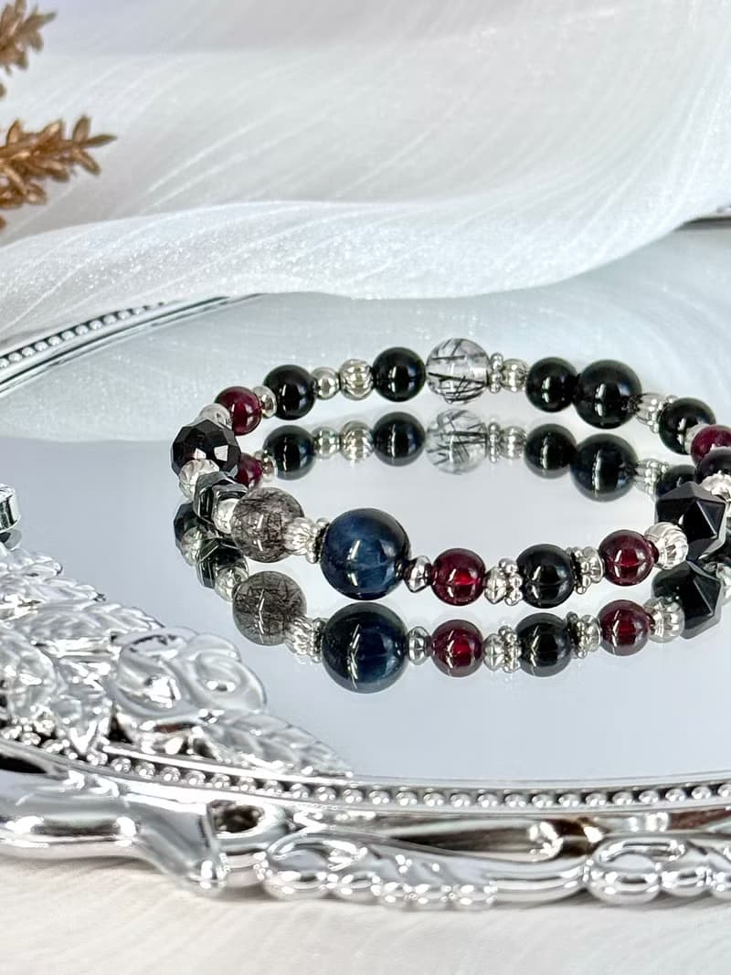 女王律令水晶手鍊 - 醫療鋼/鷹眼石/黑髮晶/黑碧璽/紅石榴石