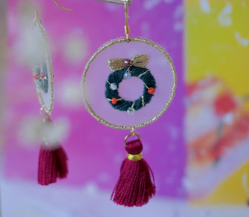 聖誕主題 純手工雙面刺繡 聖誕花環耳環 耳夾