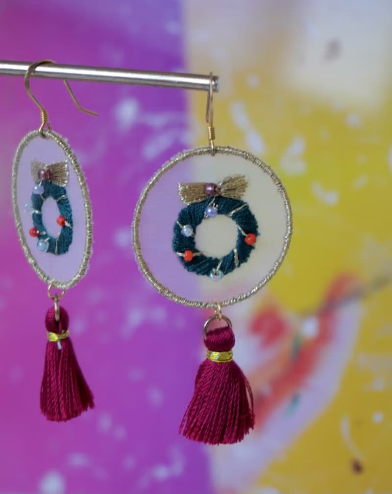 聖誕主題 純手工雙面刺繡 聖誕花環耳環 耳夾