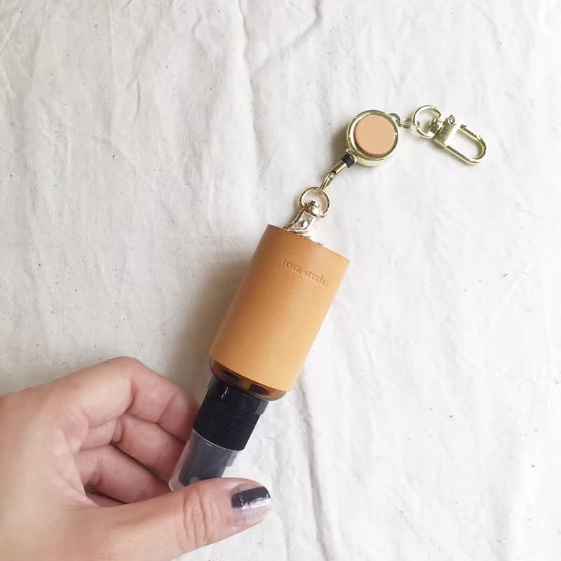 植鞣革酒精瓶套_極簡版伸縮勾_贈玻璃噴瓶30ml