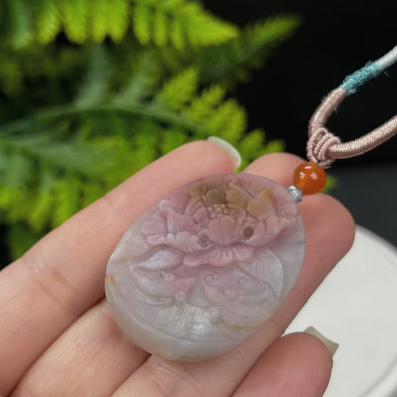 高品質鹽源瑪瑙吊墜項錬粉紫綠啞光手雕魚戲荷花富貴吉祥連年有余