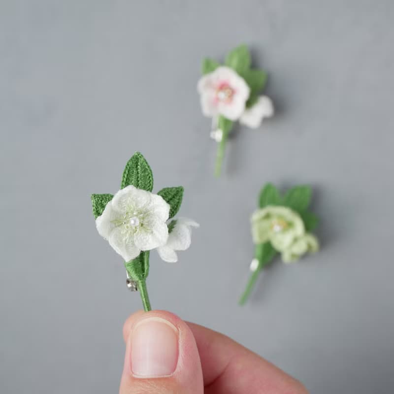 【從 3 種顏色中選擇】聖誕玫瑰胸針　(訂單生產/花)