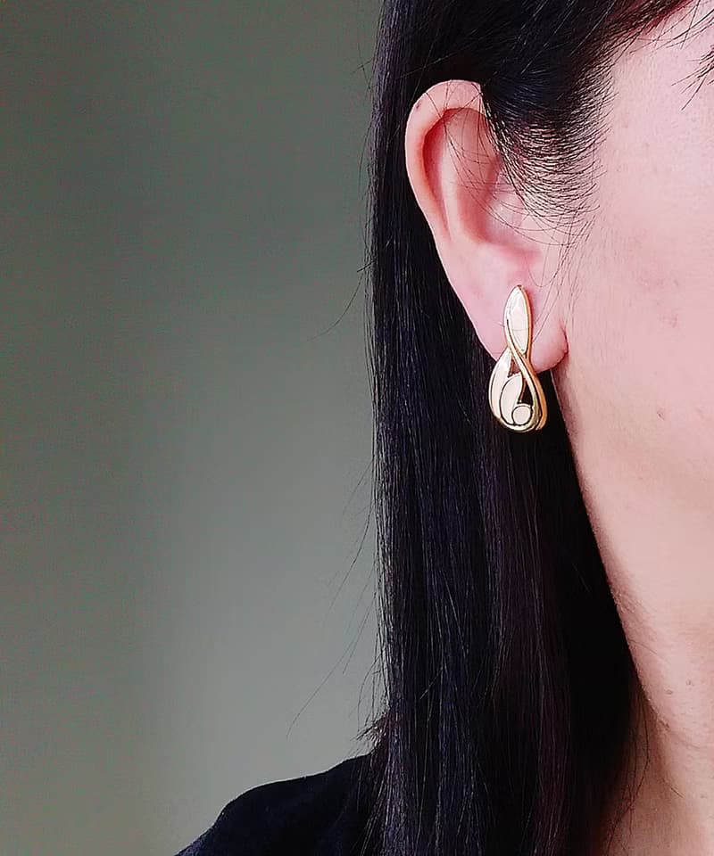 vintage jewelry Trifari 粉色琺瑯美型 夾式耳環