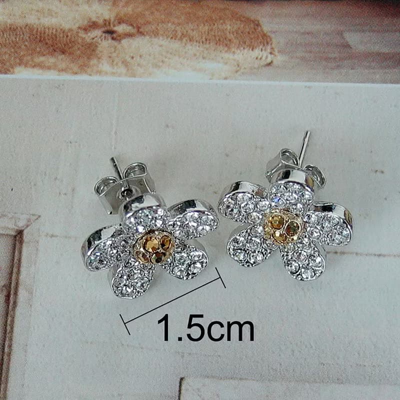 Daisy stud earrings, Daisy jewelry,Flower earrings, Statement stud earrings