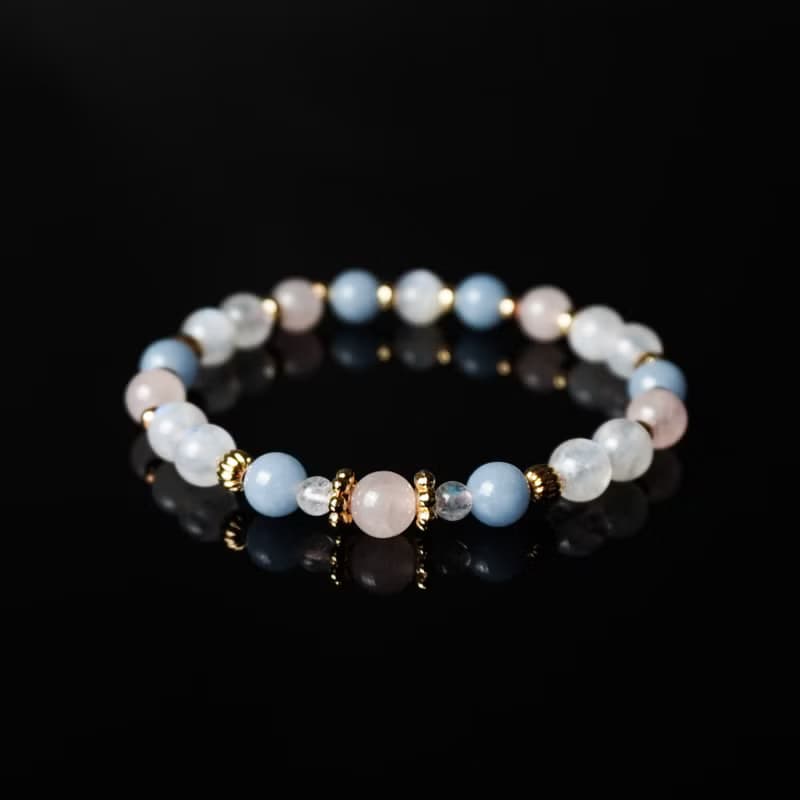 天使的祝福 // 月光石粉水晶天使石 手鍊 // 人緣 桃花 溝通 療癒