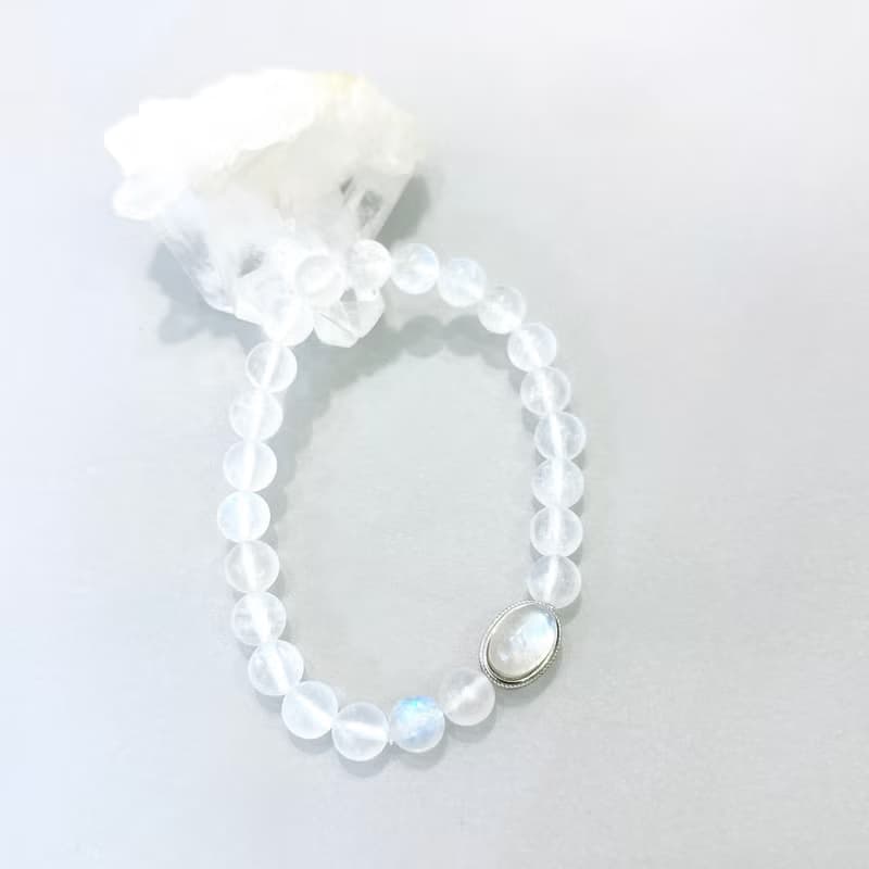 Ops Moonstone silver bracelet-月光石/藍光/純銀/極簡/彈性繩