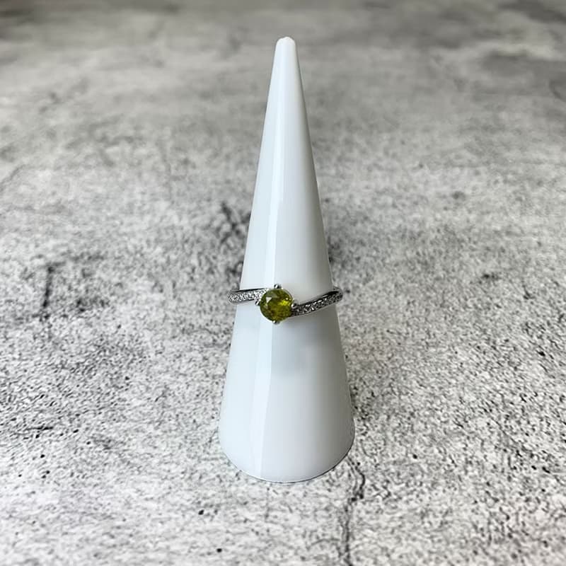 |鑲嵌珠寶| 綠碧璽 鑲嵌寶石四爪圓形交叉銀邊戒指 一物一圖