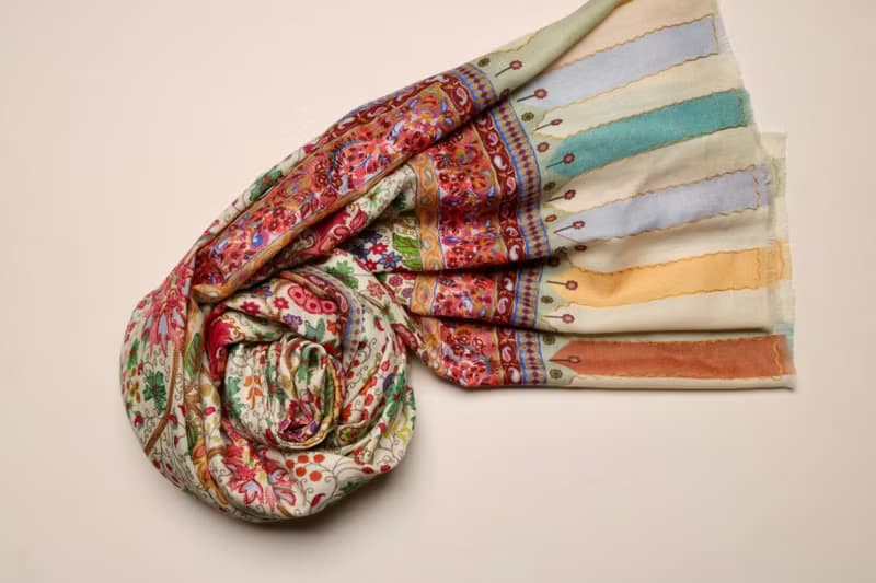 【畢業禮物】喀什米爾羊絨手工印染刺繡鵝黃小花園圍巾披肩卡尼