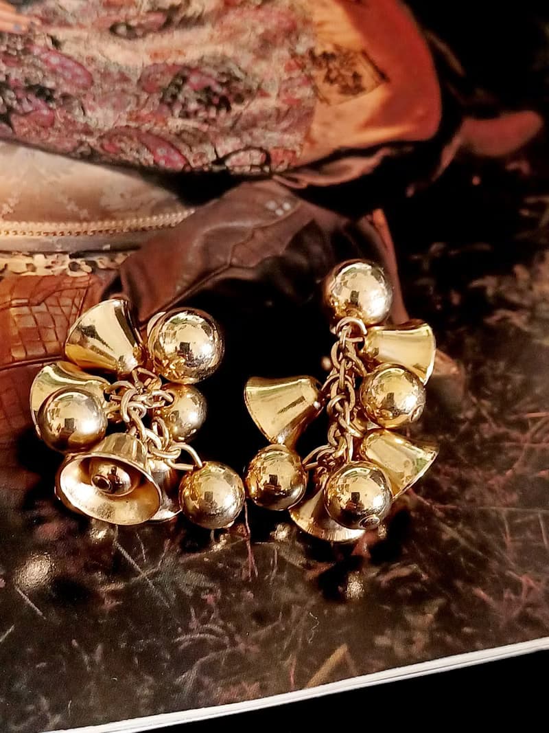 vintage jewelry  華麗金色鈴鐺  夾式耳環