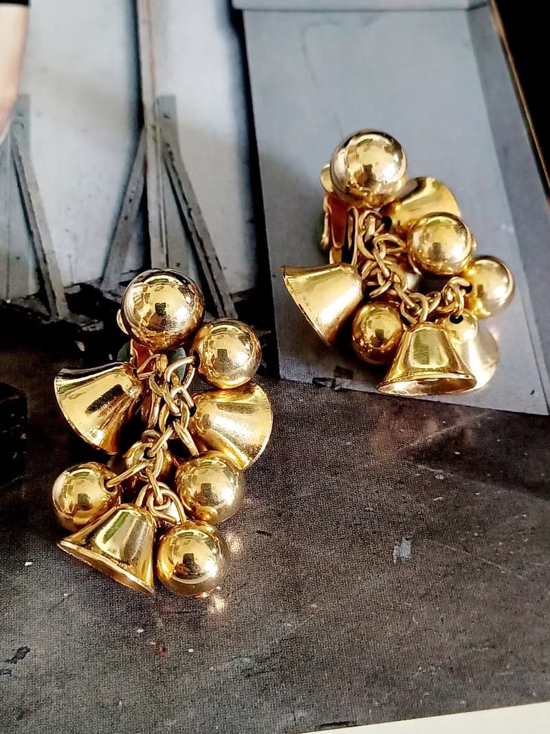 vintage jewelry  華麗金色鈴鐺  夾式耳環