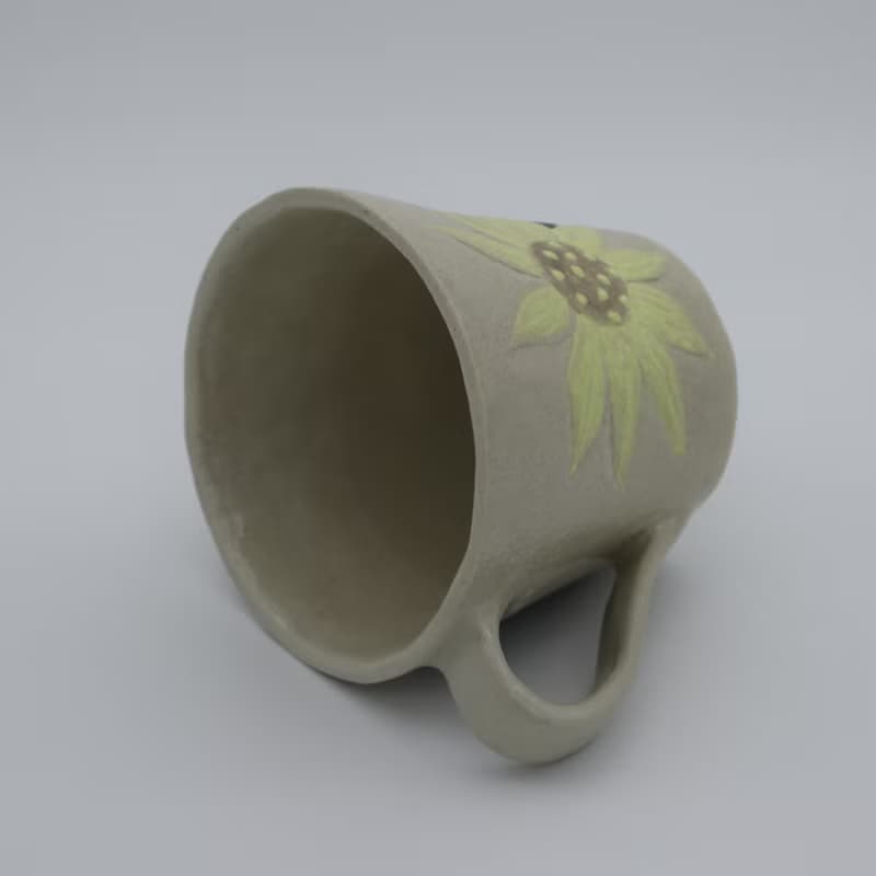 日本製　ひまわり　マグカップ　ベージュ　ハンドメイド　陶器