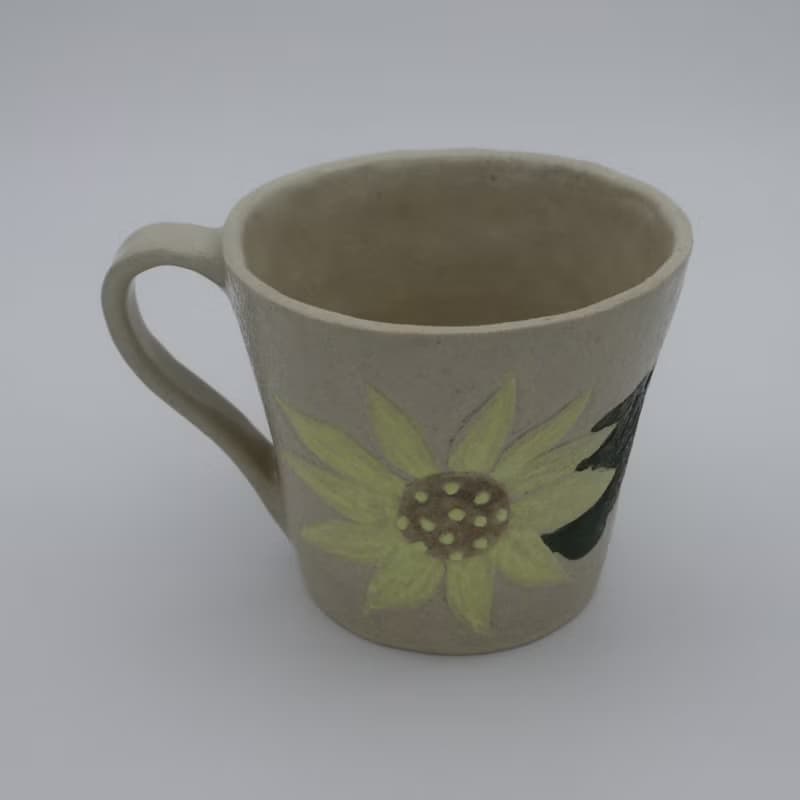 日本製　ひまわり　マグカップ　ベージュ　ハンドメイド　陶器