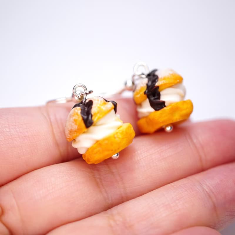 Playful Design 法式朱古力醬忌廉泡芙耳環